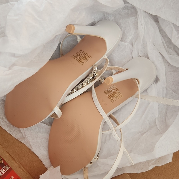 BE MINE Size 5 Bridal straight heeled sandals with diamond stone detail - Picture 6 of 6